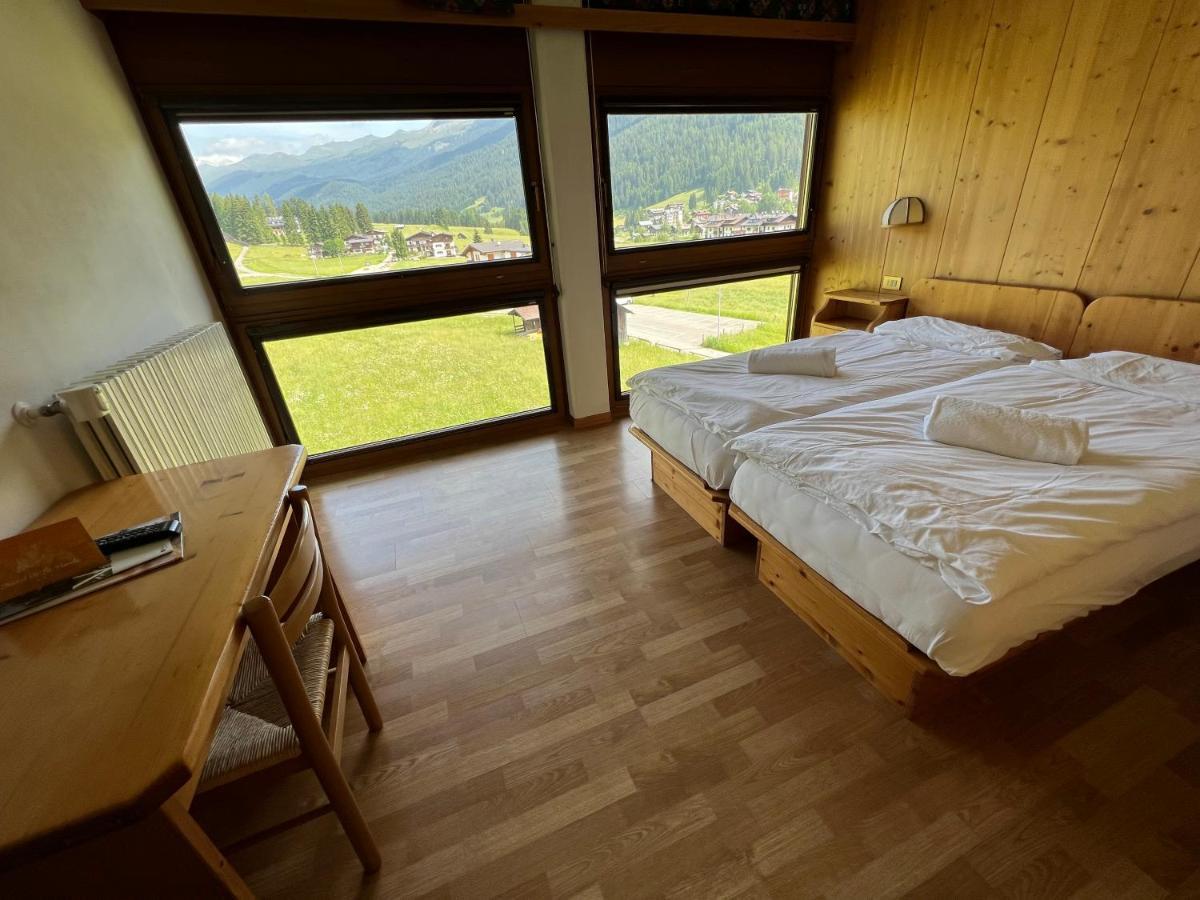 Hotel D'La Varda Di Topran D'Agata Paolo &C Sas 帕多拉 外观 照片