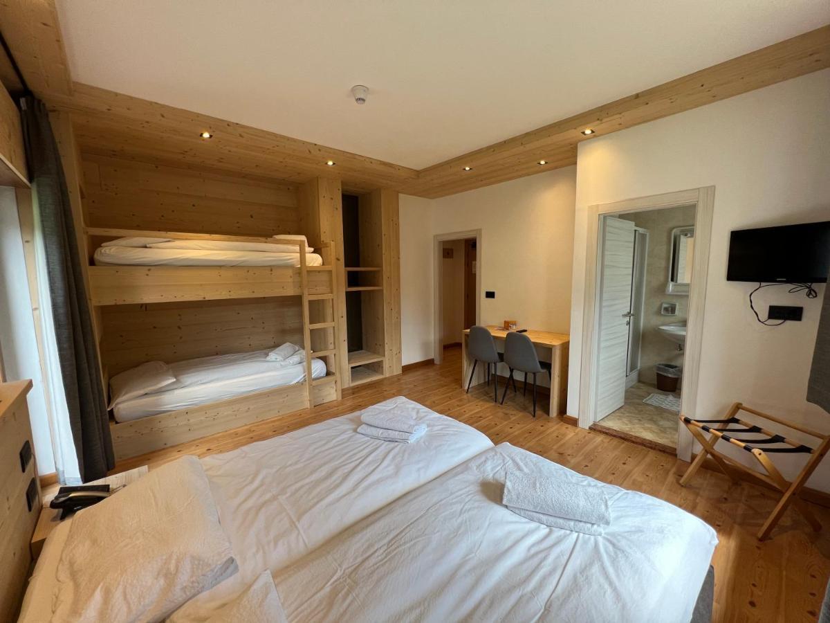 Hotel D'La Varda Di Topran D'Agata Paolo &C Sas 帕多拉 外观 照片