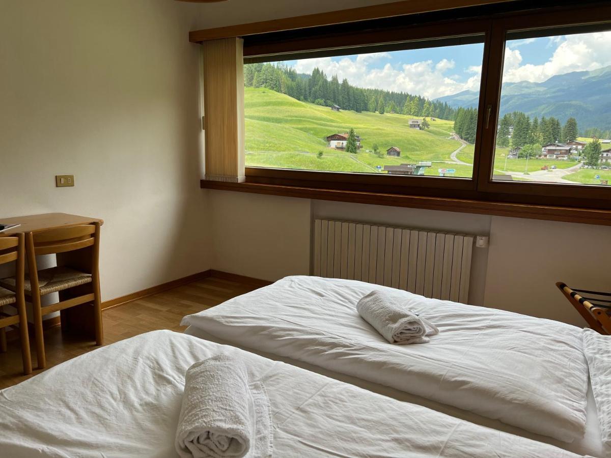 Hotel D'La Varda Di Topran D'Agata Paolo &C Sas 帕多拉 外观 照片