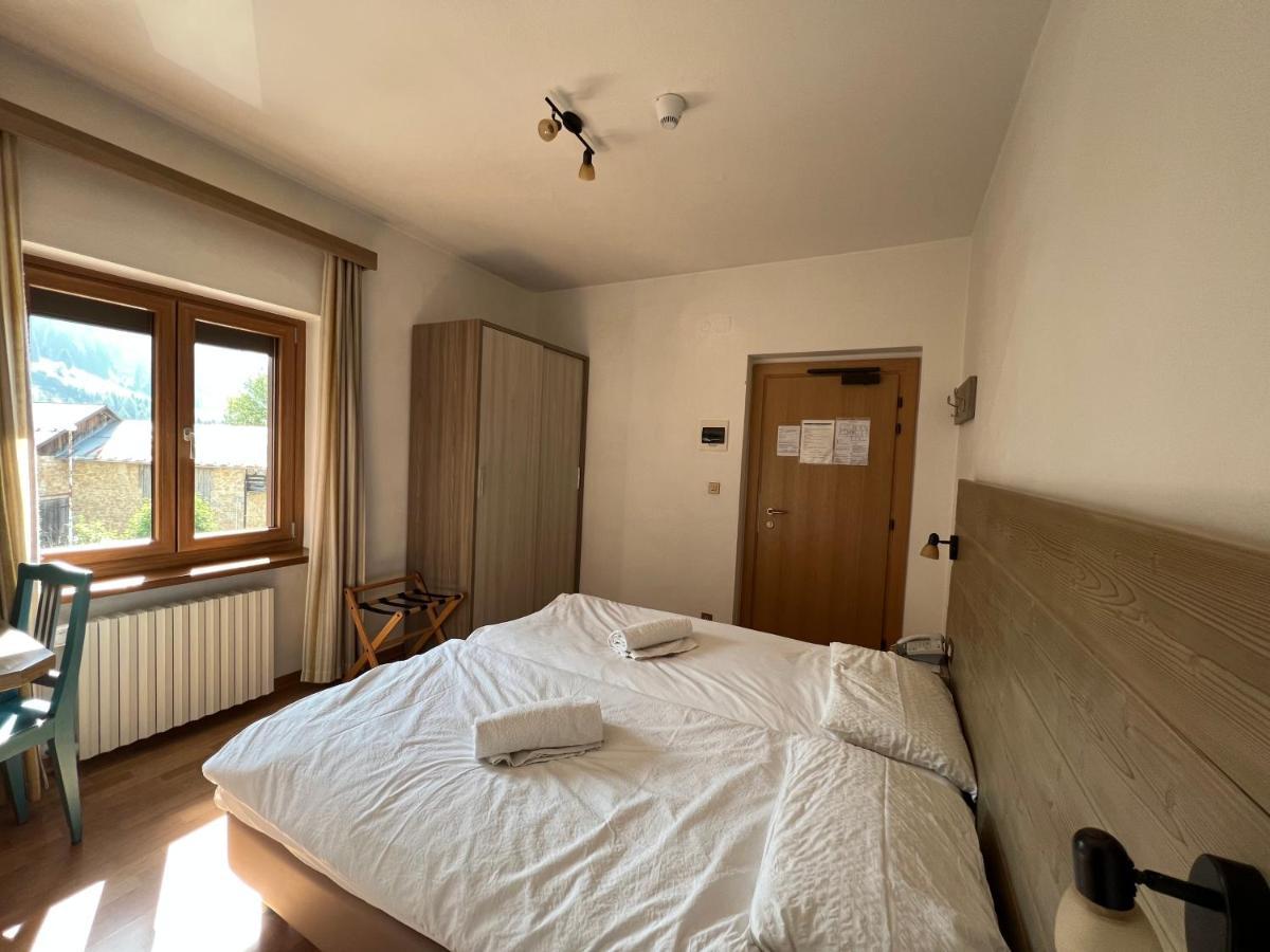 Hotel D'La Varda Di Topran D'Agata Paolo &C Sas 帕多拉 客房 照片