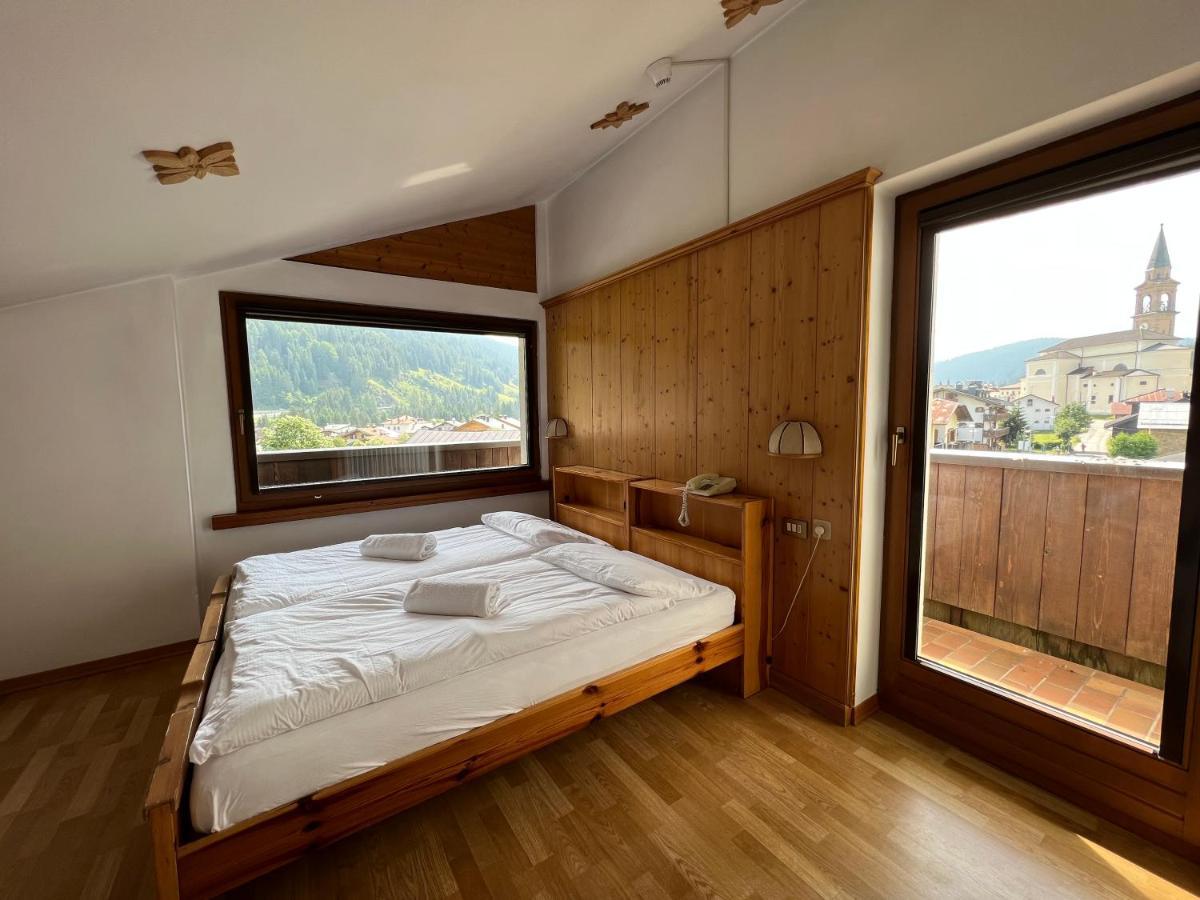 Hotel D'La Varda Di Topran D'Agata Paolo &C Sas 帕多拉 外观 照片