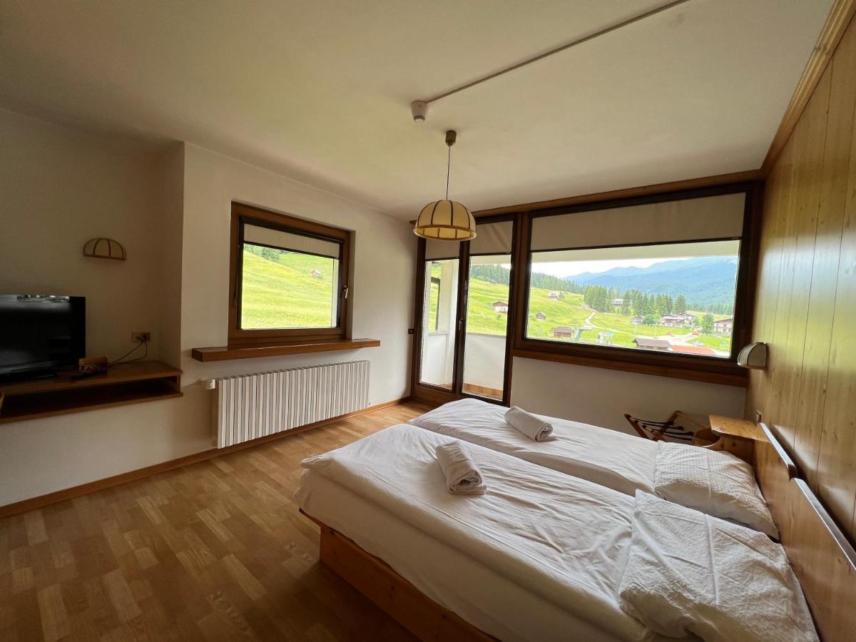 Hotel D'La Varda Di Topran D'Agata Paolo &C Sas 帕多拉 外观 照片