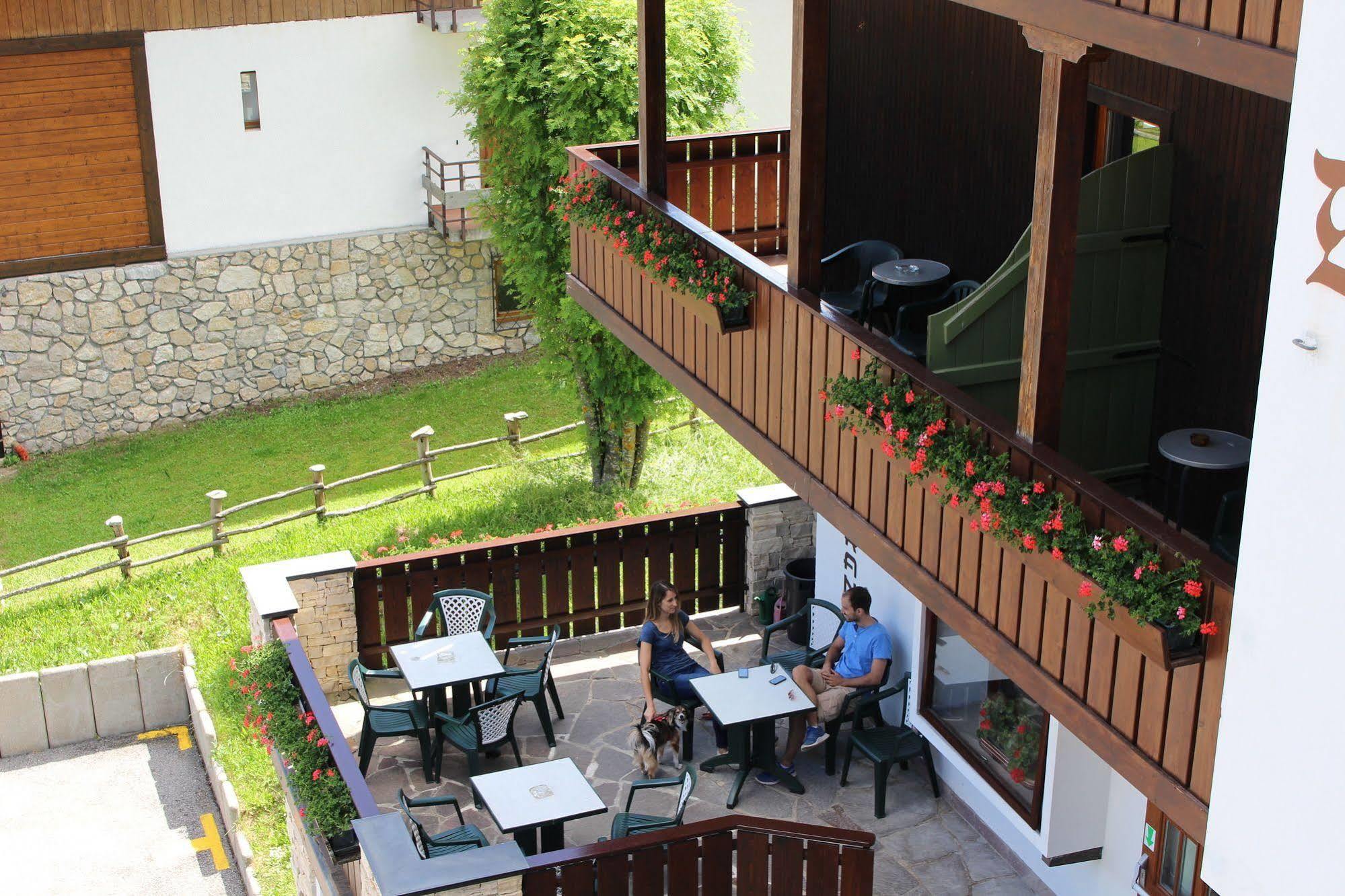 Hotel D'La Varda Di Topran D'Agata Paolo &C Sas 帕多拉 外观 照片