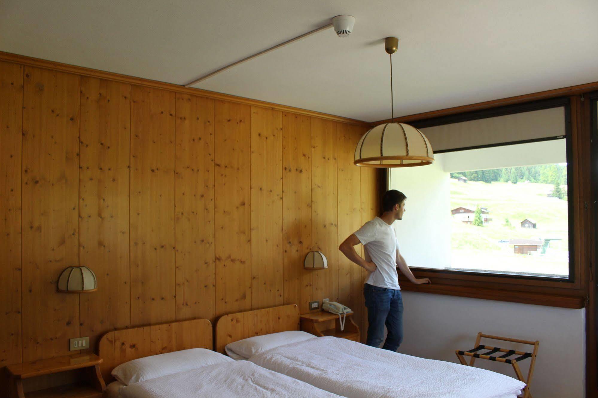 Hotel D'La Varda Di Topran D'Agata Paolo &C Sas 帕多拉 外观 照片