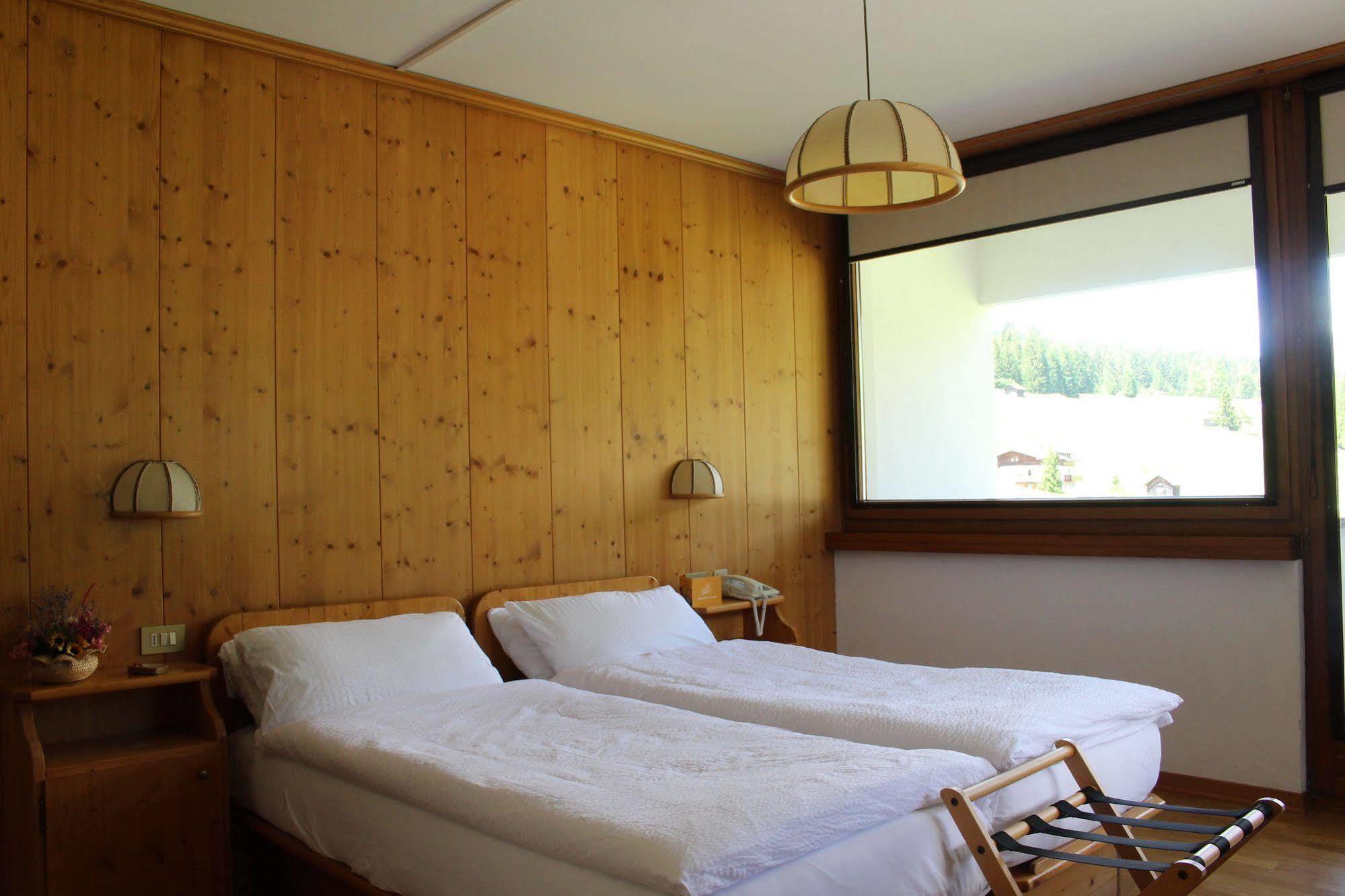 Hotel D'La Varda Di Topran D'Agata Paolo &C Sas 帕多拉 外观 照片