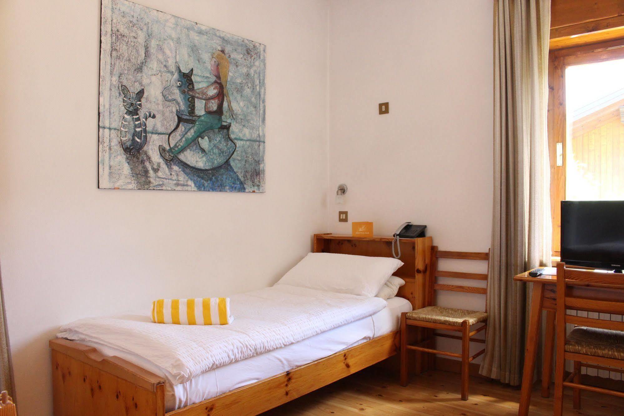 Hotel D'La Varda Di Topran D'Agata Paolo &C Sas 帕多拉 外观 照片