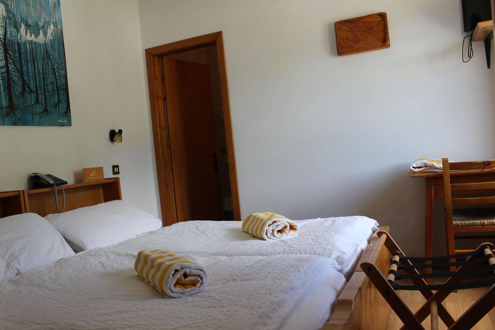 Hotel D'La Varda Di Topran D'Agata Paolo &C Sas 帕多拉 外观 照片
