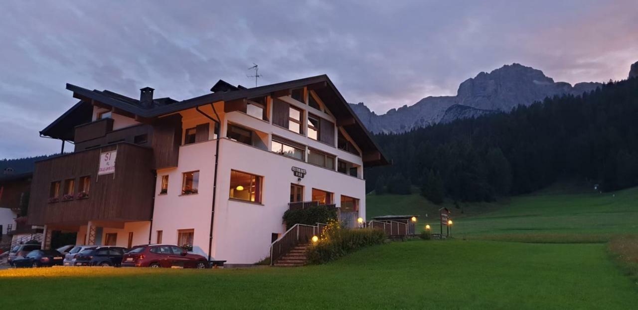 Hotel D'La Varda Di Topran D'Agata Paolo &C Sas 帕多拉 外观 照片